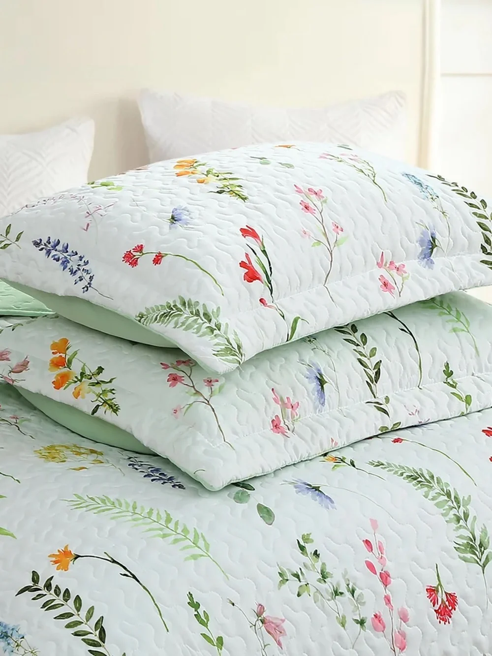 Floral Meadow king 3 piece Quilt Set